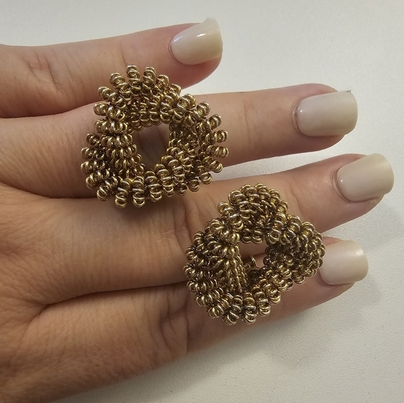 Vintage Knotted Mesh Clip On Earrings - Picture 3 of 3